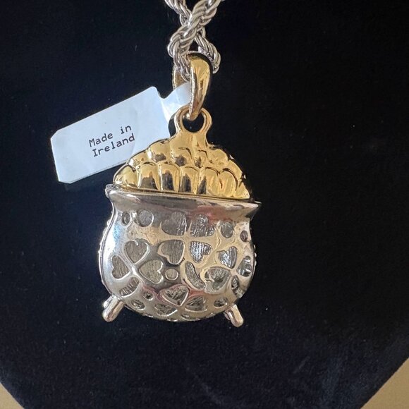 Crystal Pot of Gold Pendant - Picture 3 of 6